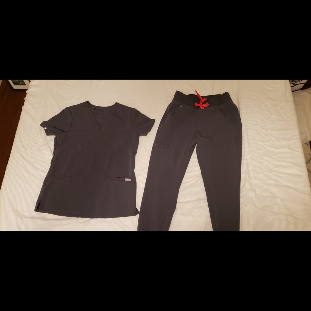 FIGS scrub pants & top